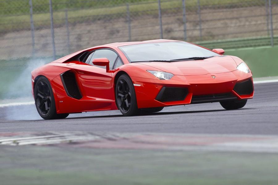  Lamborghini Aventador LP700-4 2011 года  (фото 122 из 204)